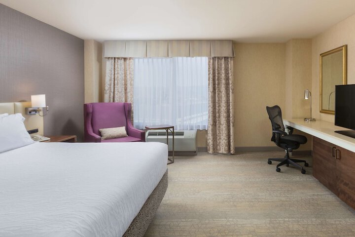 Room 25 of 46