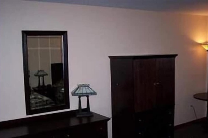 Room 7 of 34
