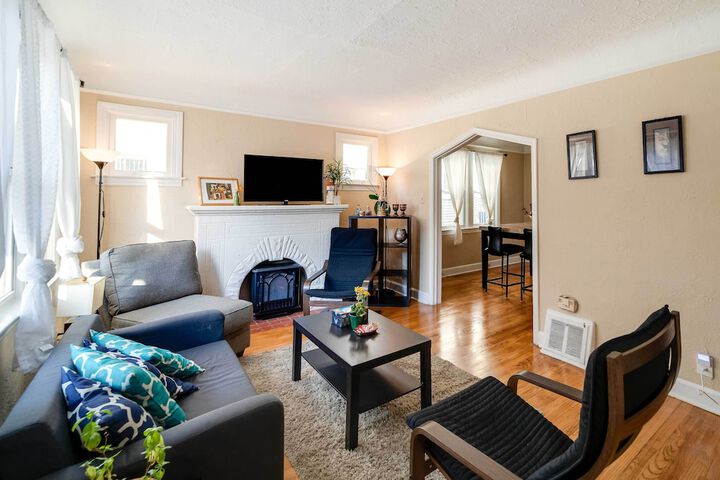 Ferndale Apartment w / Yard - Near the Detroit Zoo!