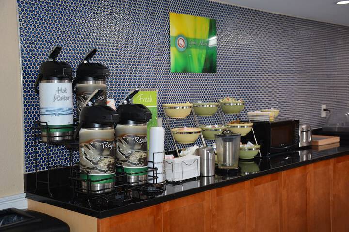 Breakfast/Coffee Service 29 of 39