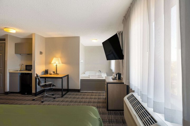 Room 31 of 40