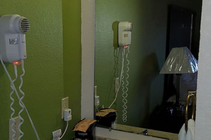 Room 17 of 48