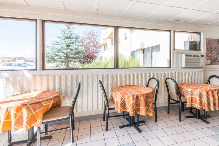 Super 8 by Wyndham Laramie