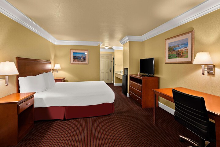 Room 14 of 30