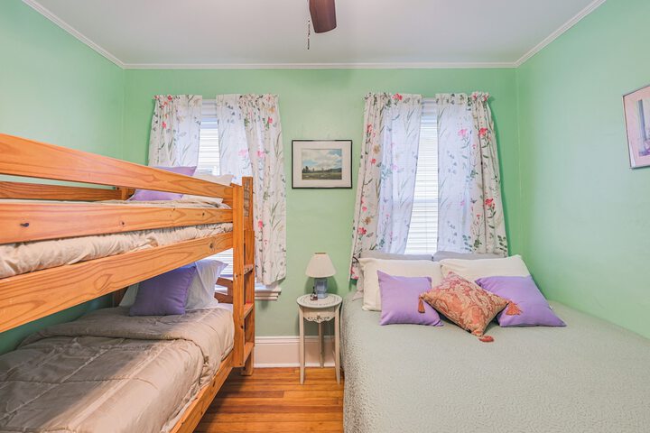 Medford Apartment Rental 5 Mi to Downtown Boston