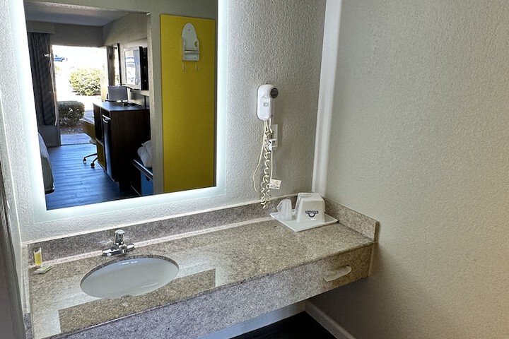 Room 16 of 25