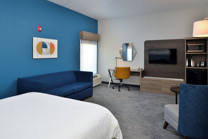 Room 32 of 63