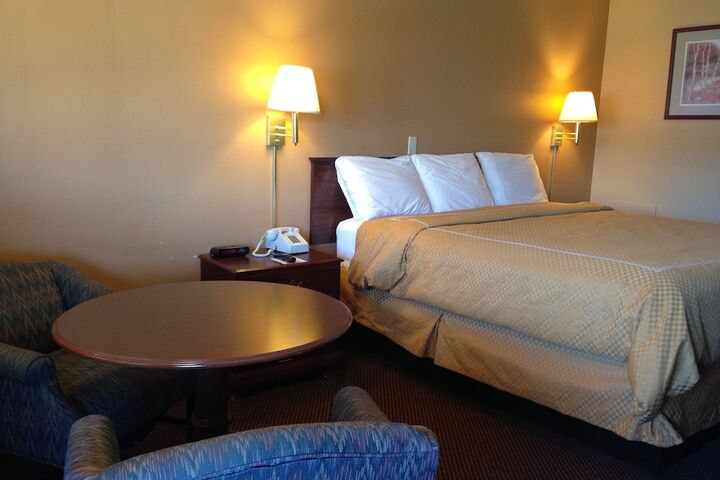 Room 16 of 39