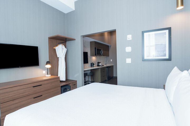 Room 34 of 61