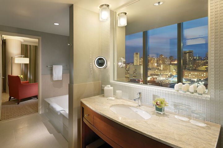 Room 35 of 118