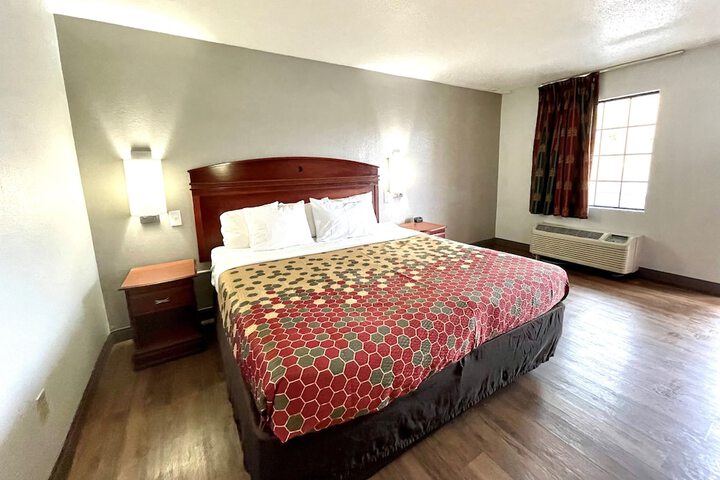 Room 13 of 15