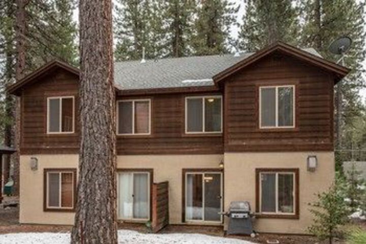 Spacious and Bright near Kings Beach by RedAwning