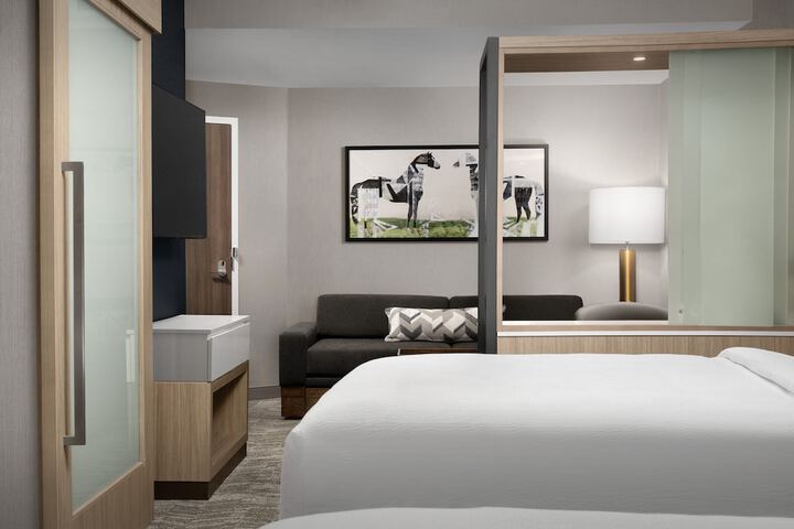 Room 13 of 28