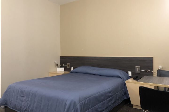 Falcon Motel Brossard