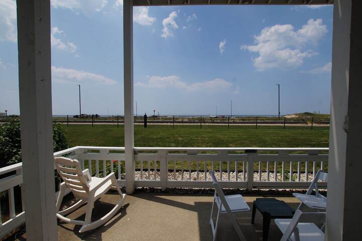 Snyders Shoreline Inn