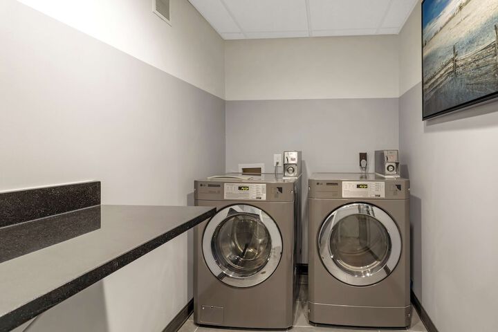 Best Western Plus Cleveland Inn & Suites