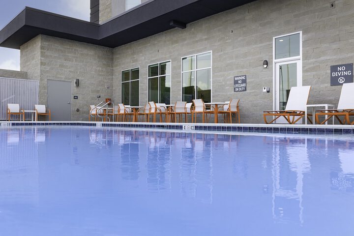 Pool 10 of 65