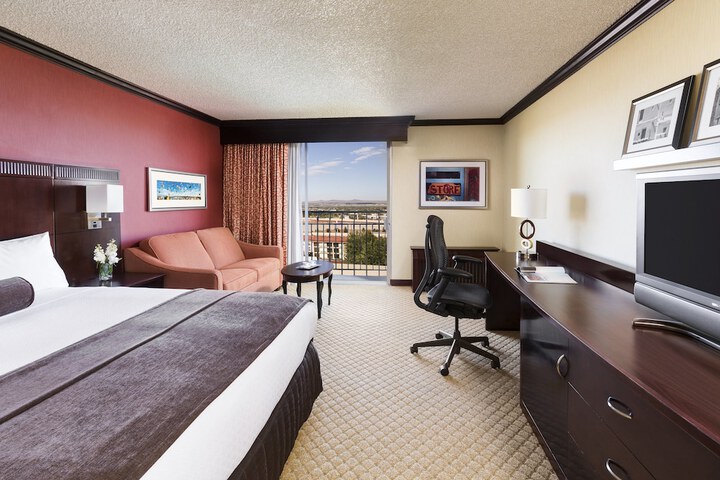 Room 15 of 36