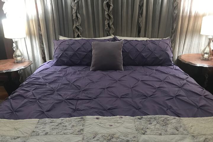 Room 52 of 66