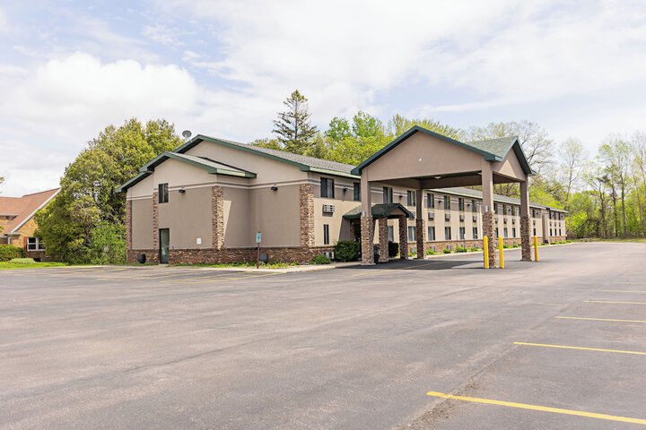 Quality Inn & Suites Marinette