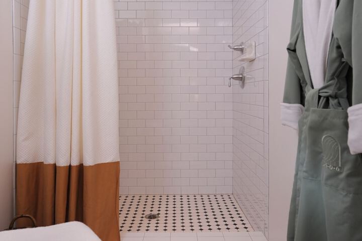 Room 47 of 125