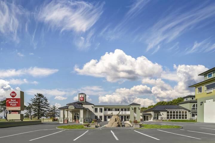 Best Western Plus Northwoods Inn