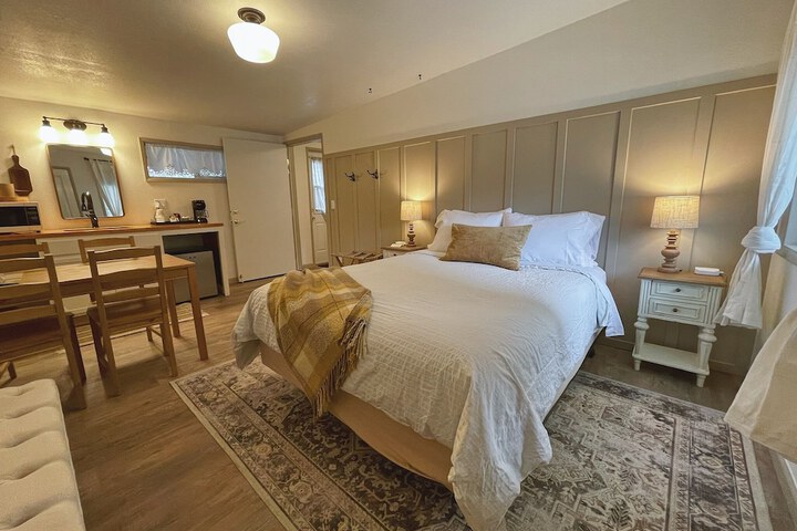 Emerald Valley Inn