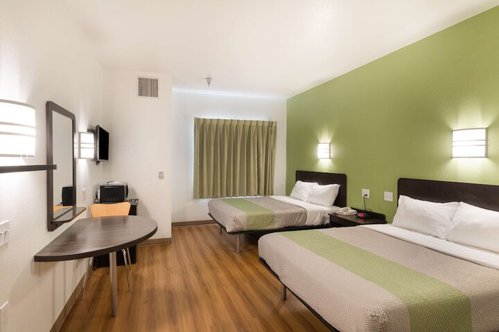 Room 12 of 26