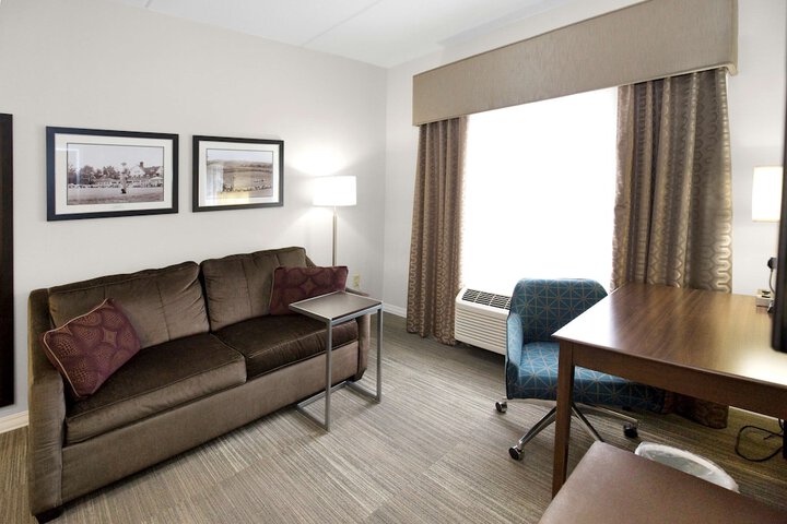 Room 33 of 60