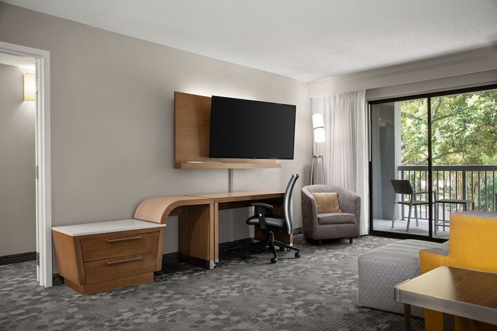 Room 12 of 37