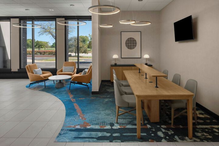 Sheraton Milwaukee Brookfield Hotel