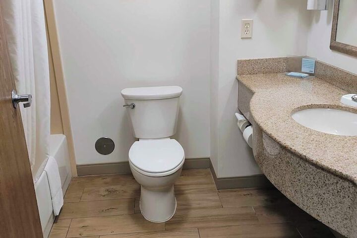 Summit Suites