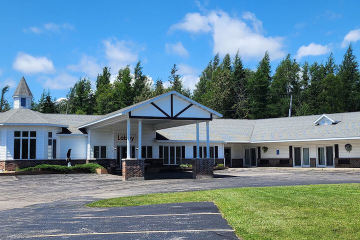 Hotel 4 of 80