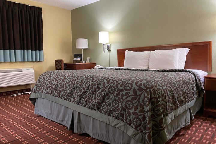 Room 20 of 37