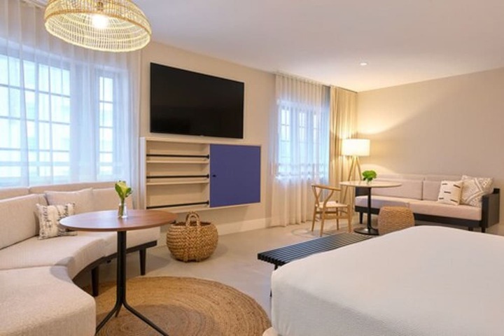 Room 17 of 54