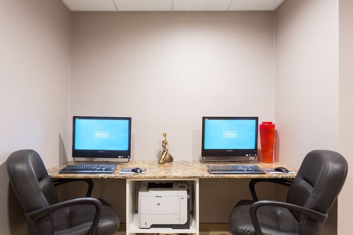 Business Center 45 of 47