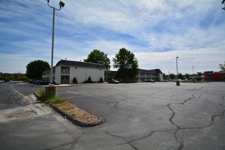 Hotel 2 of 34