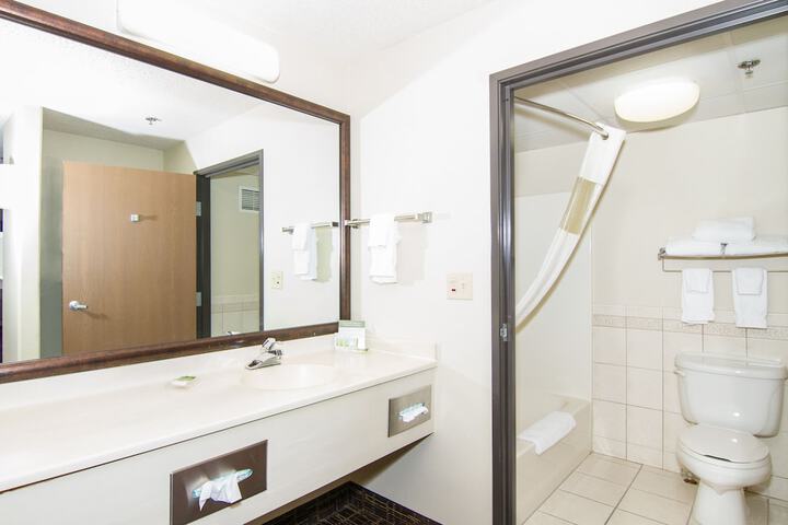 Room 20 of 76