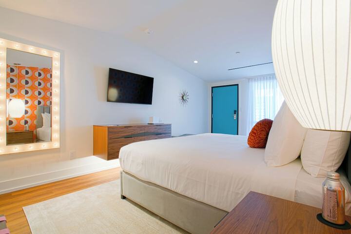 Room 14 of 28
