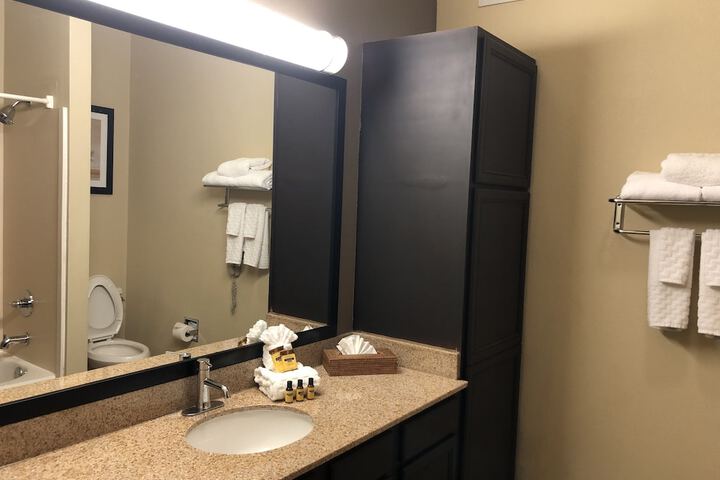 Room 9 of 28
