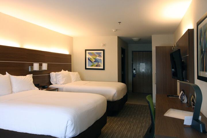 Room 44 of 69