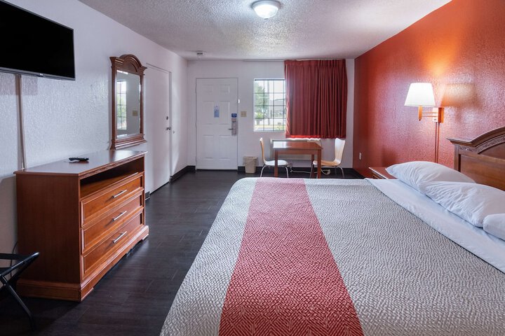 Room 17 of 26