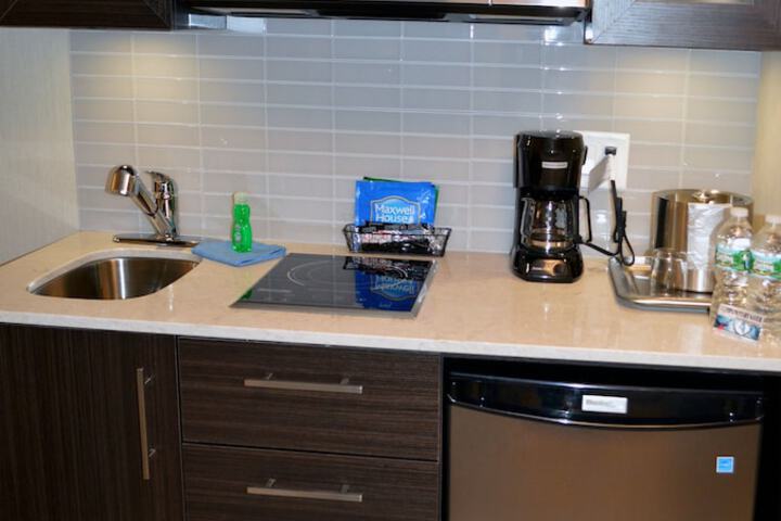 Holiday Inn & Suites Syracuse Airport - Liverpool by IHG
