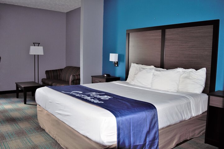 Room 8 of 32