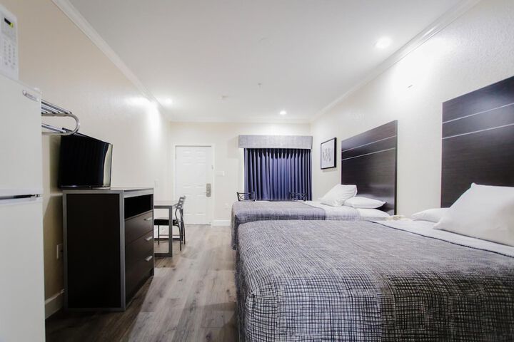 Room 27 of 53