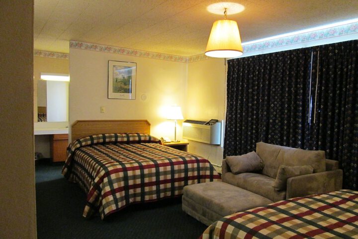 Town House Motel Inc