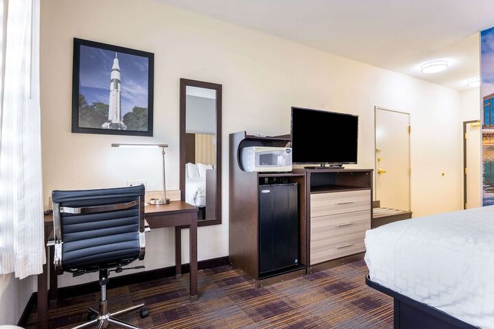 Clarion Pointe Madison Huntsville