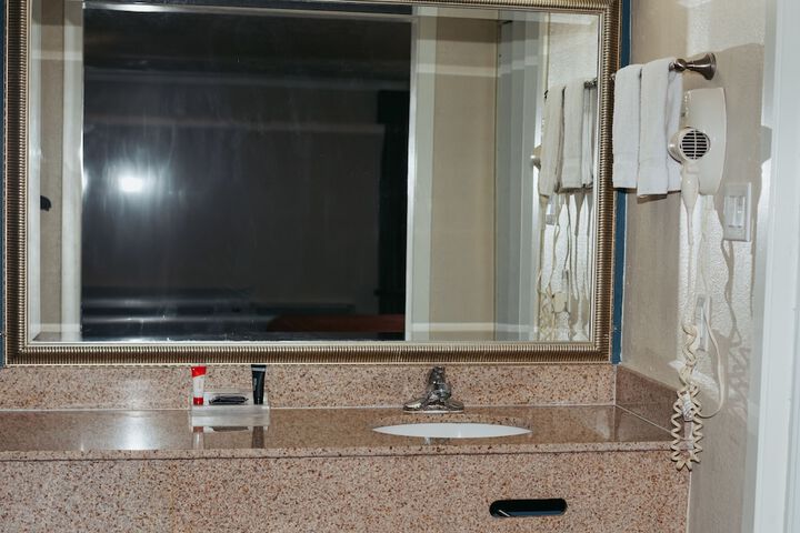 Room 13 of 24