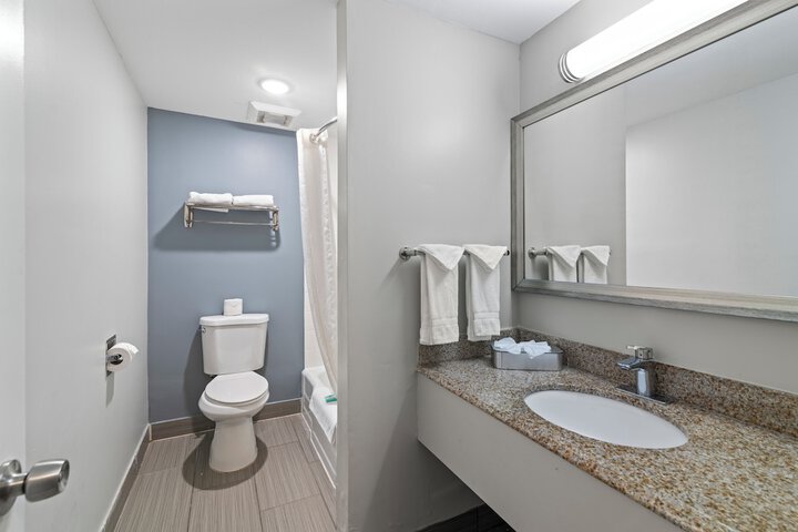 Room 10 of 34