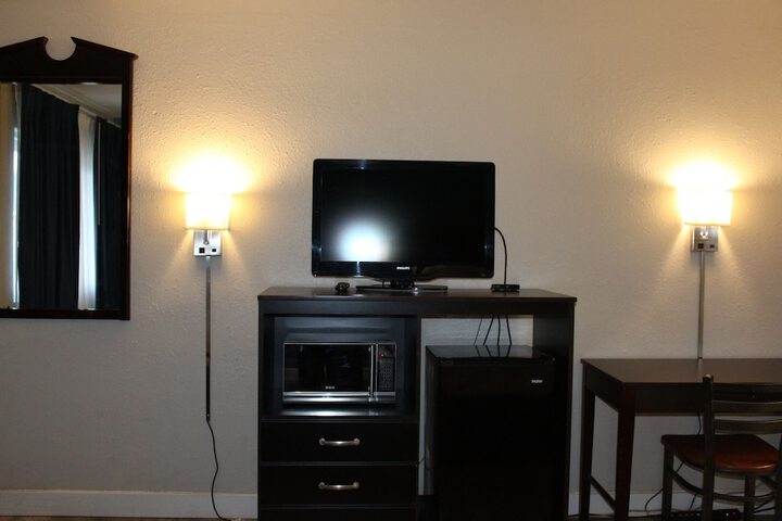 Days Inn by Wyndham Wrightstown McGuire AFB / Bordentown